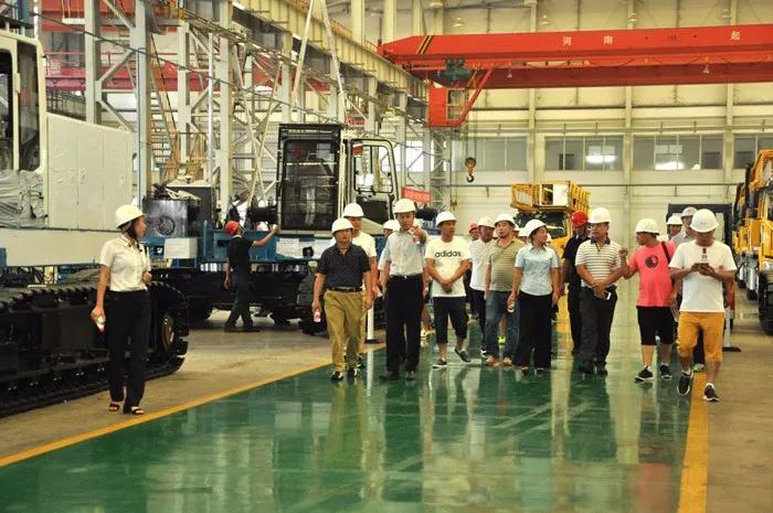 批量交车！华南区域旋挖钻战略客户一行到访尊龙凯时重装